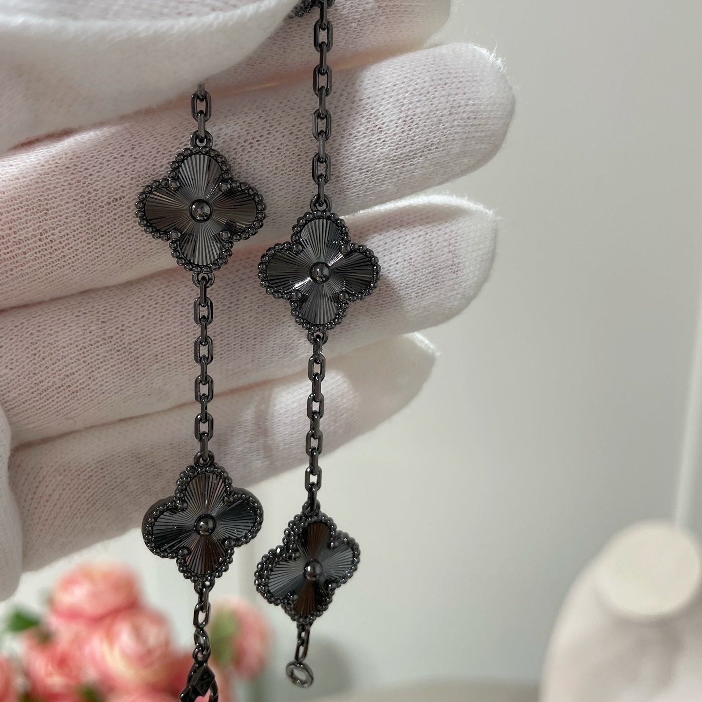 [GALE]CLOVER 5 MOTIF BLACK BRACELET