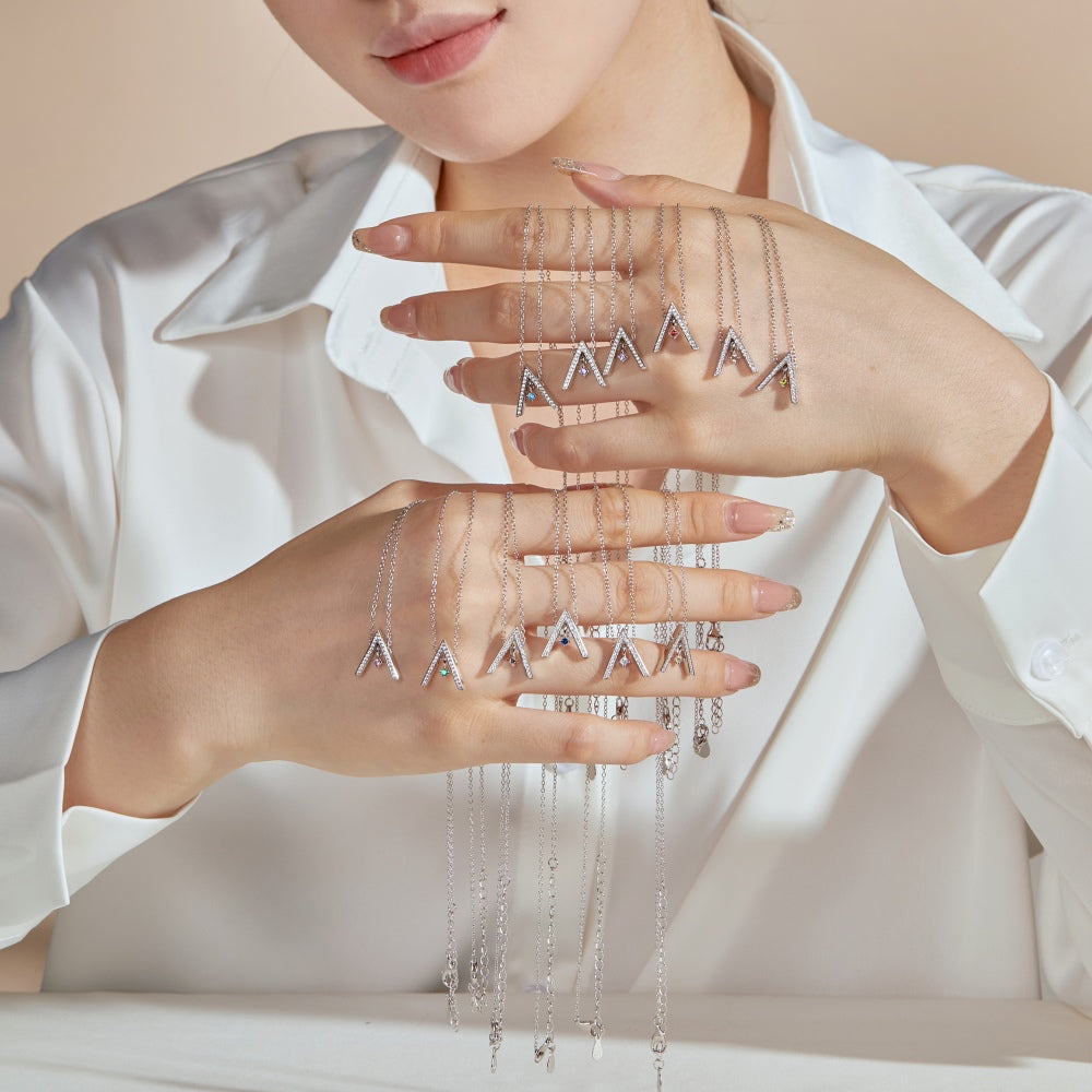 [GALE]Sparkling "A" Shape Necklace