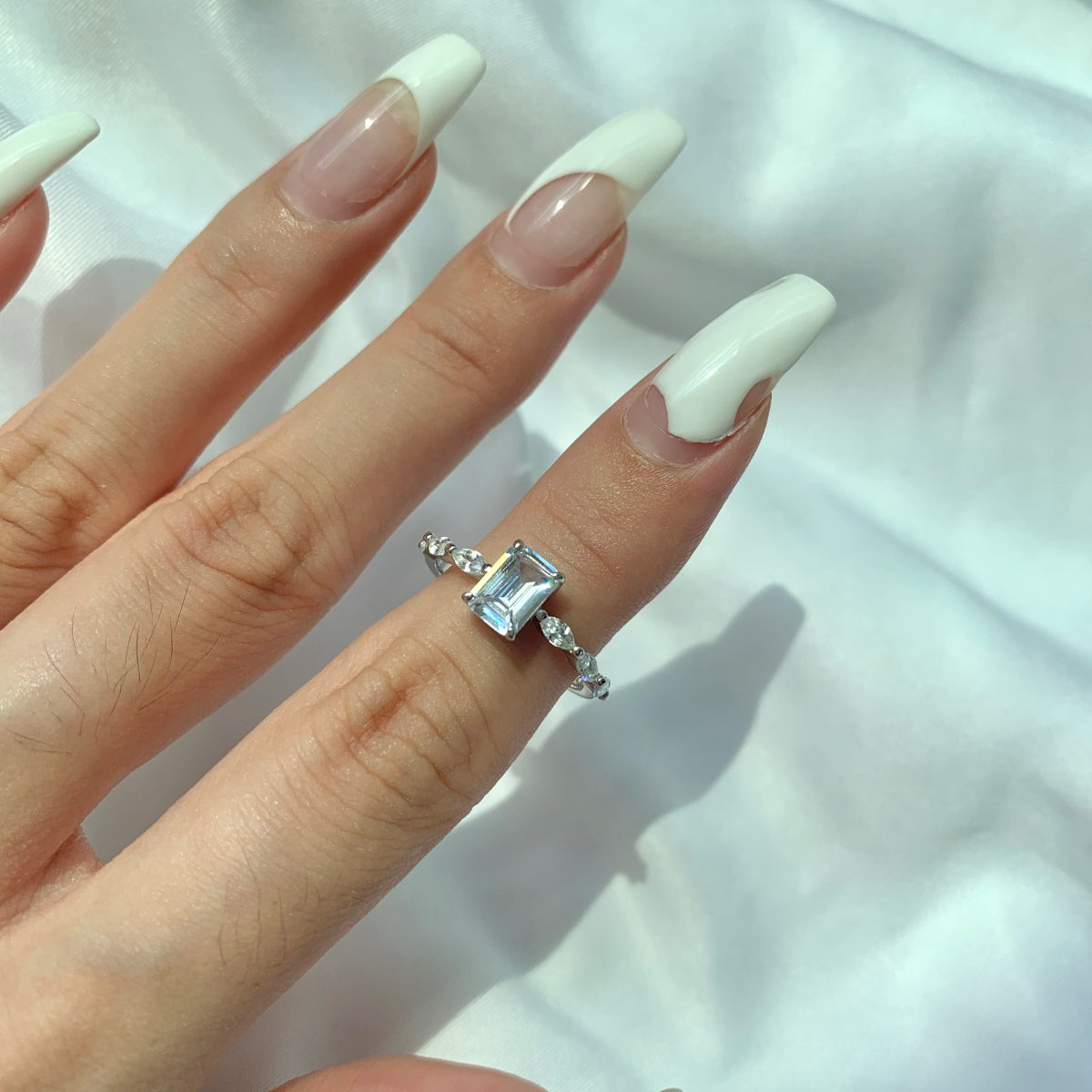 [GALE]1.0 Carat Dainty Resplendent Radiant Cut Daily Ring