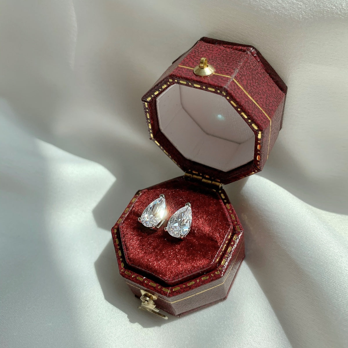 [GALE]Ornate Water Drop Shape Earrings