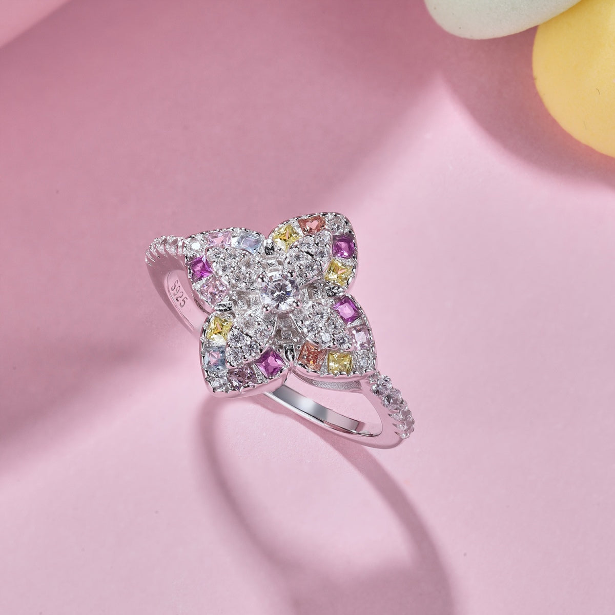 [GALE]Luxurious Colorful Flower Shape Banquet Ring