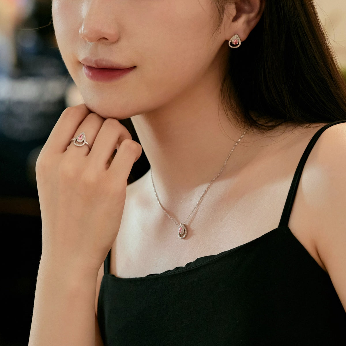 [GALE]Sparkling Pear Cut Necklace
