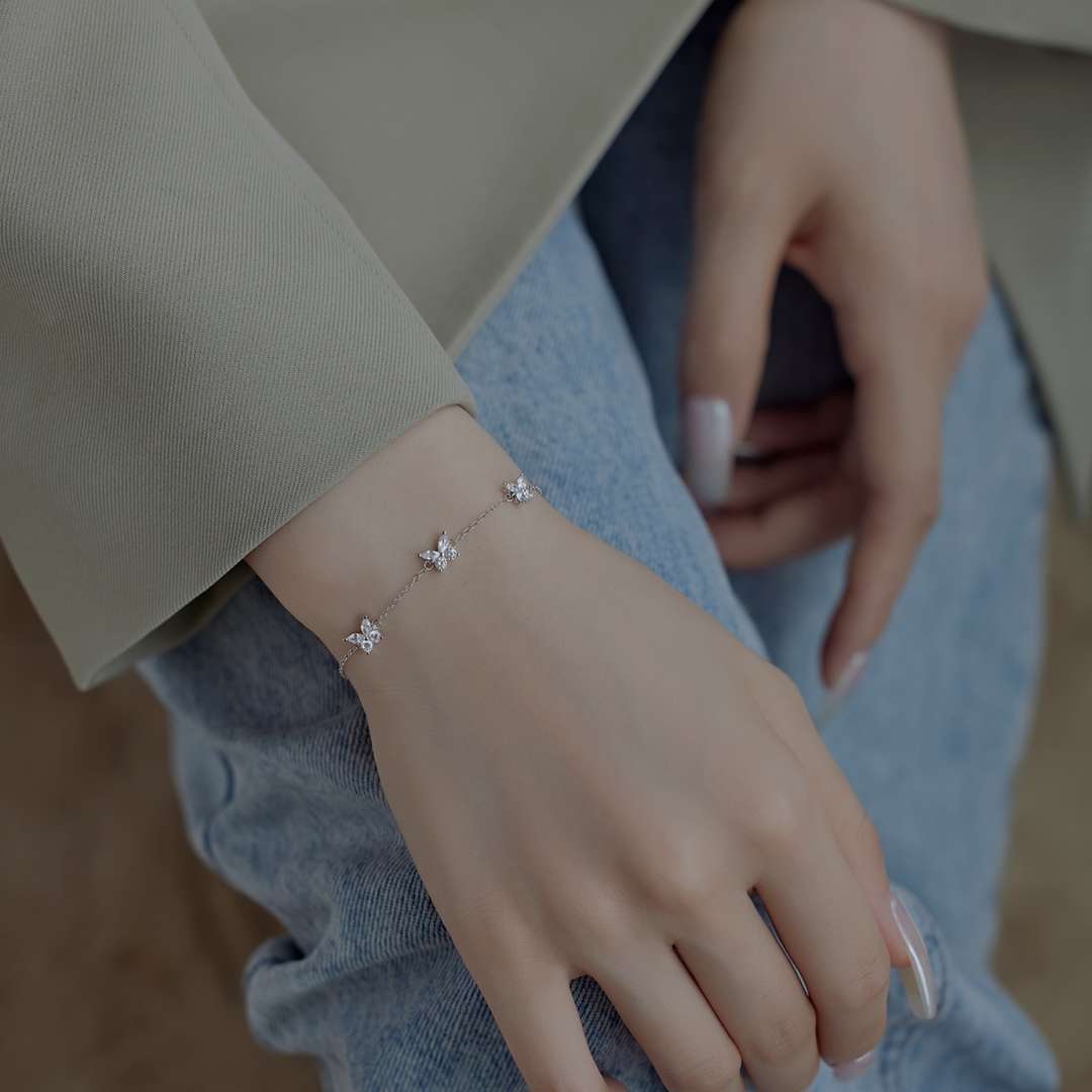 [GALE]Radiant Butterfly Shape Necklace