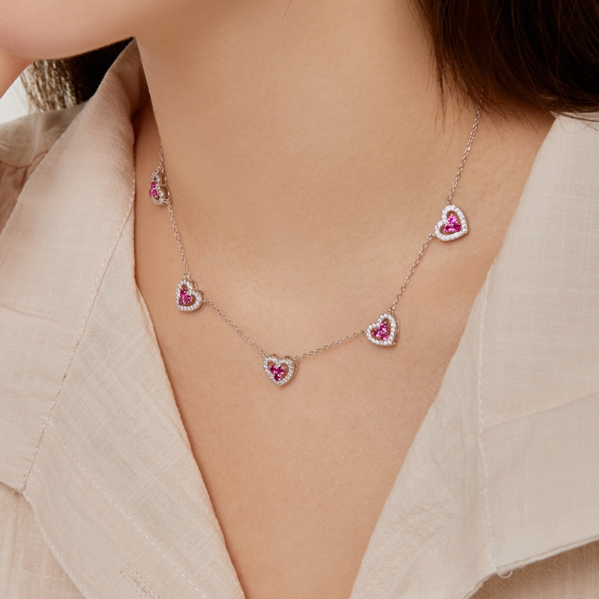 [GALE]Sparkling Five Heart Necklace
