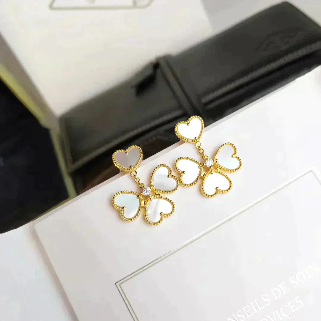 [GALE]CLOVER SWEET WHITE MOP EARRINGS