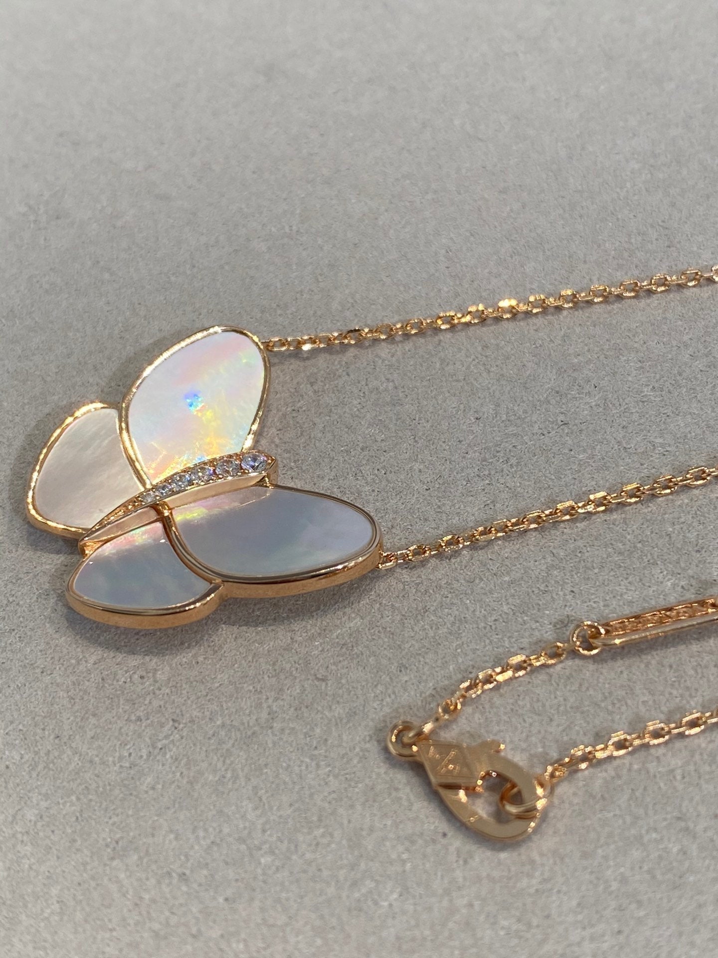 [GALE]BUTTERFLY GOLD MOP DIAMOND NECKLACE