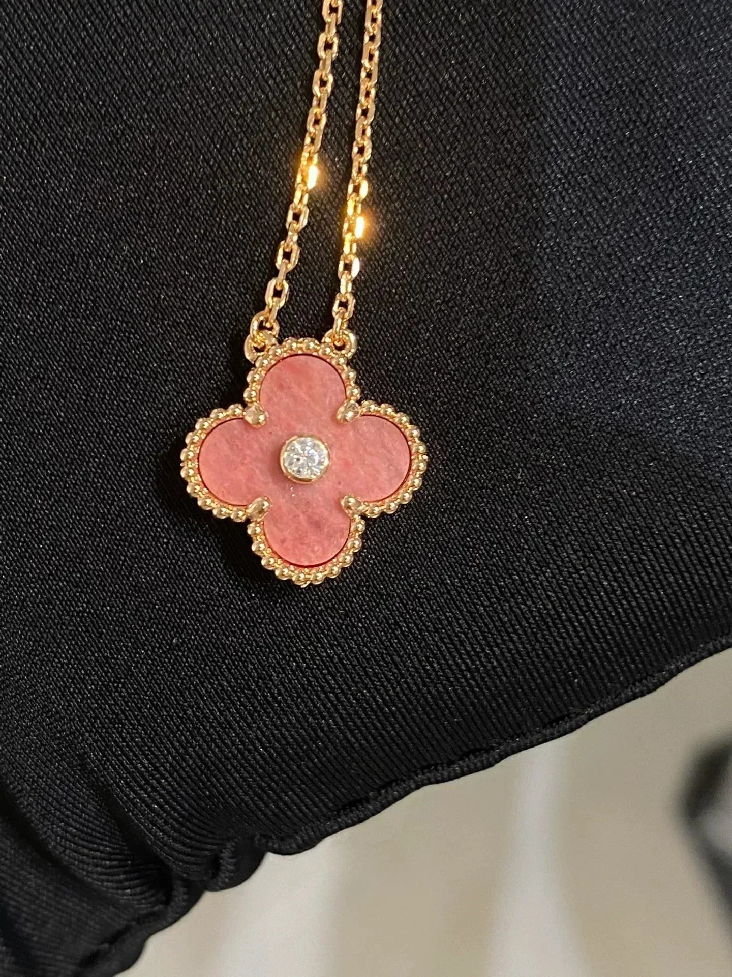 [GALE]CLOVER 15MM DIAMOND RHODONITE NECKLACE