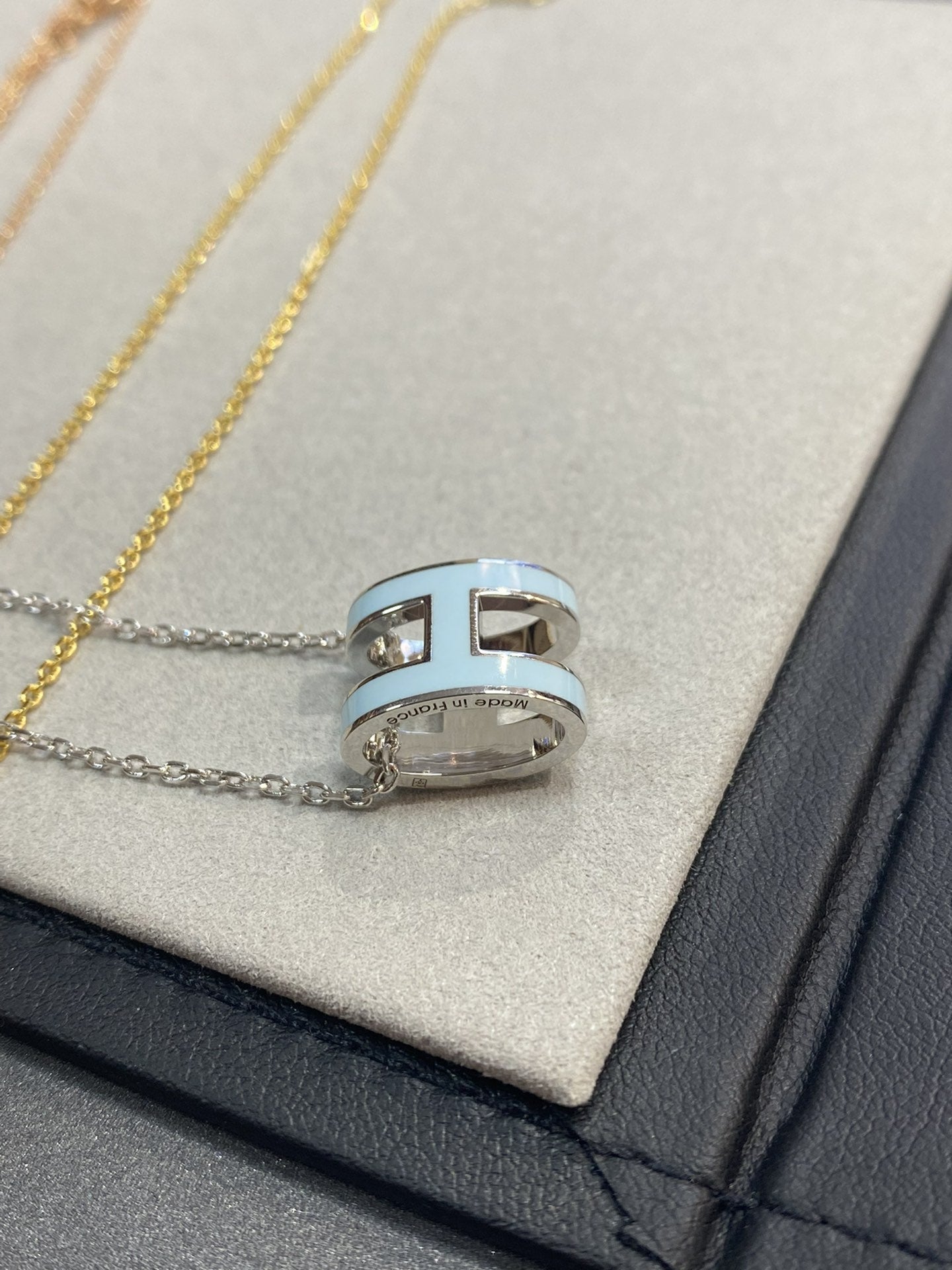 [GALE]POP H LIGHT BLUE NECKLACEGALE