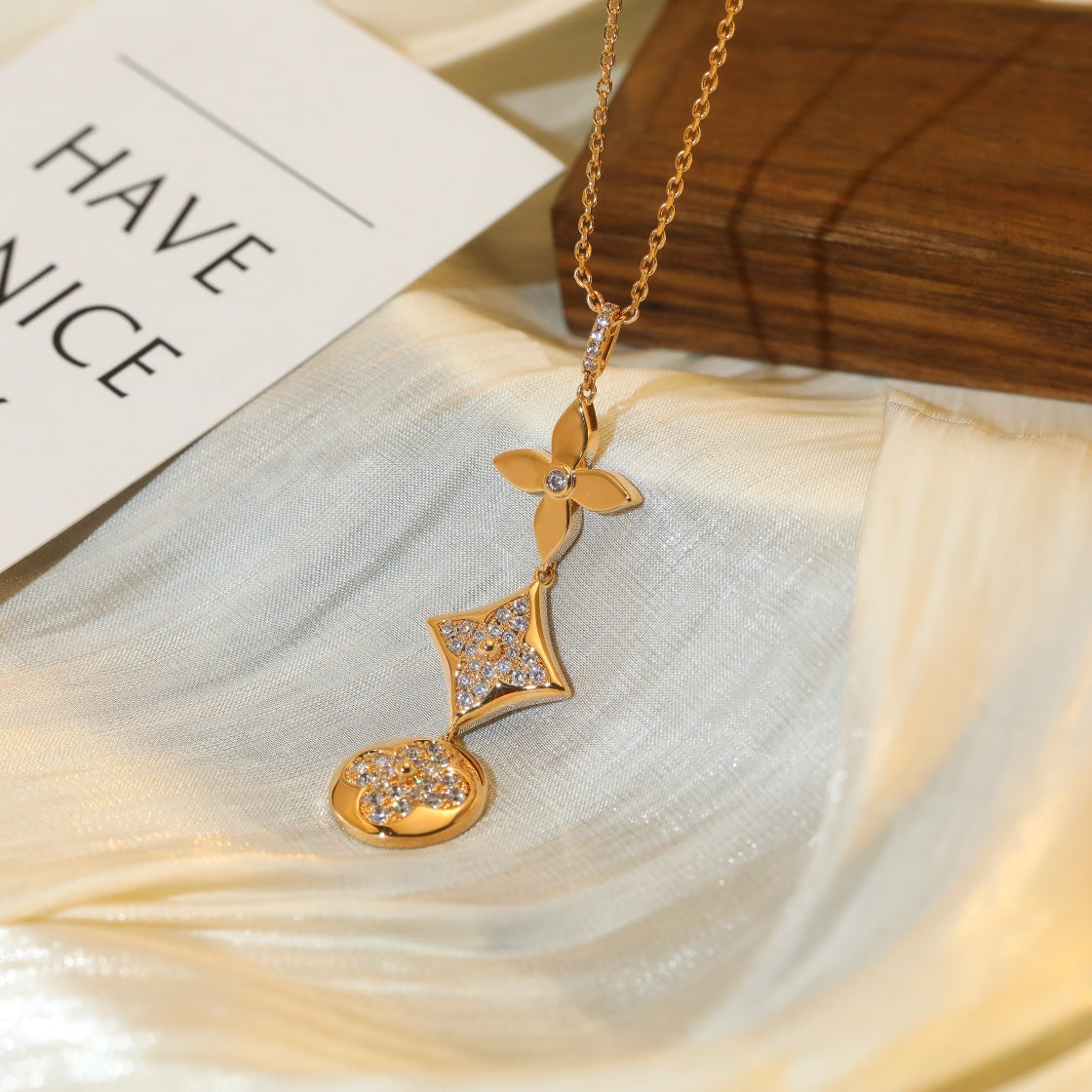 [GALE]STAR AND SUN DIAMOND PINK GOLD NECKLACE