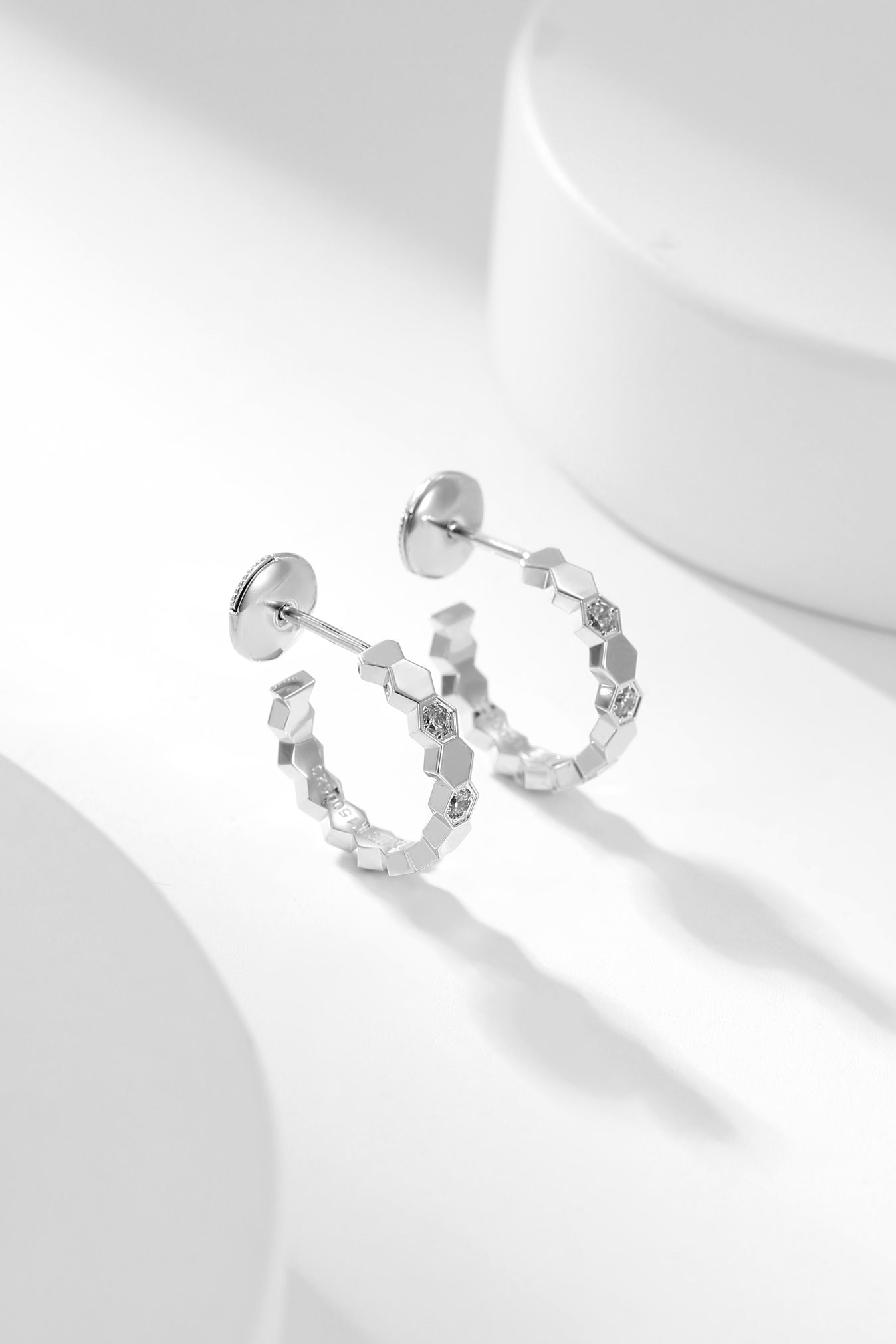 [GALE]BEE LOVE DIAMOND HOOP EARRINGS