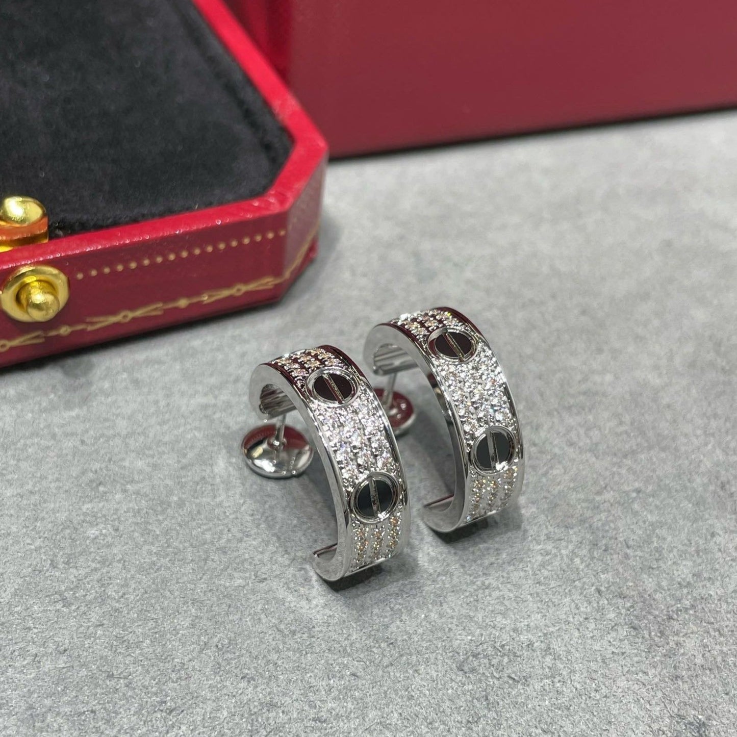 [GALE]LOVE CERAMIC DIAMOND PAVED SILVER EARRINGS