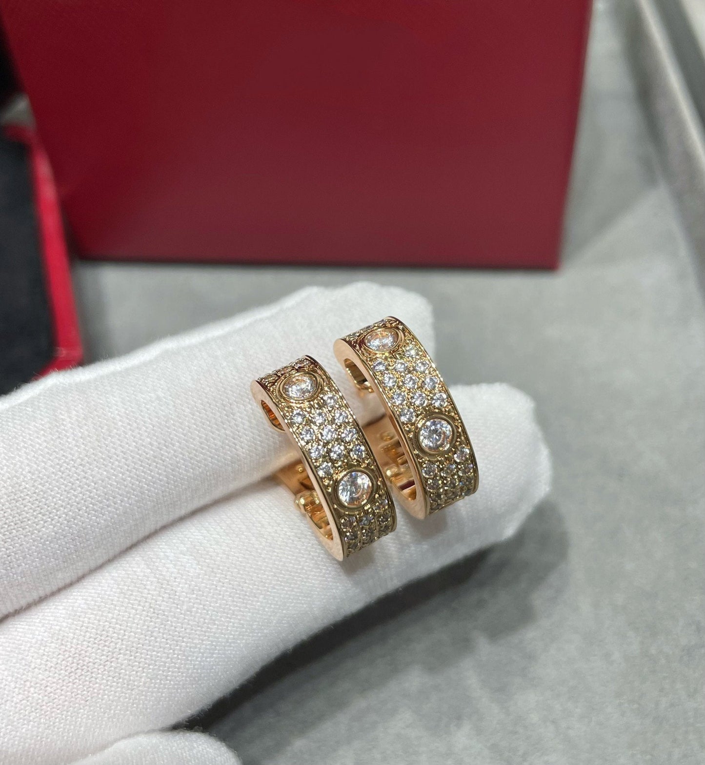[GALE]LOVE 5.5MM DIAMOND PAVED EARRINGS