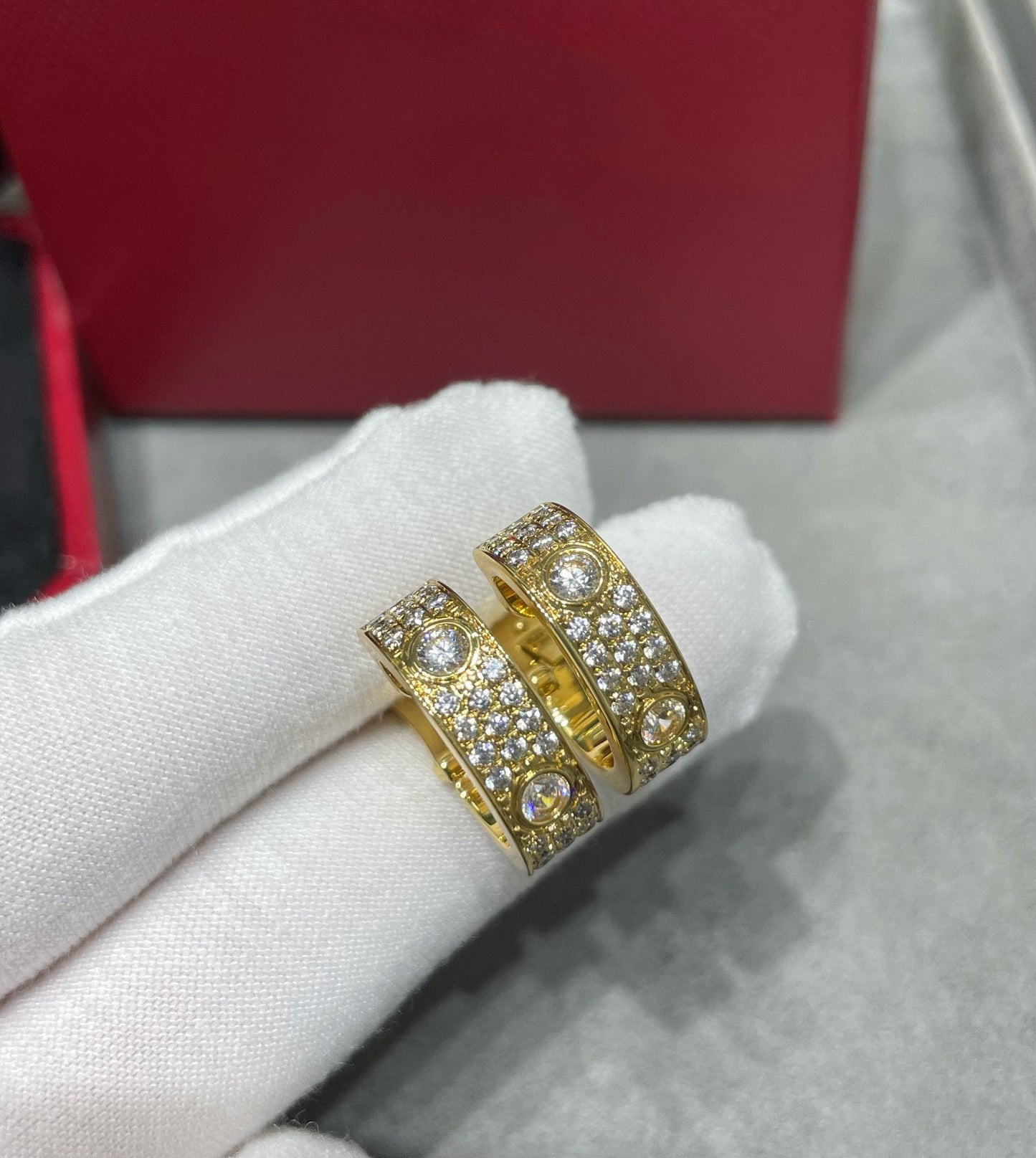[GALE]LOVE 5.5MM DIAMOND PAVED EARRINGS