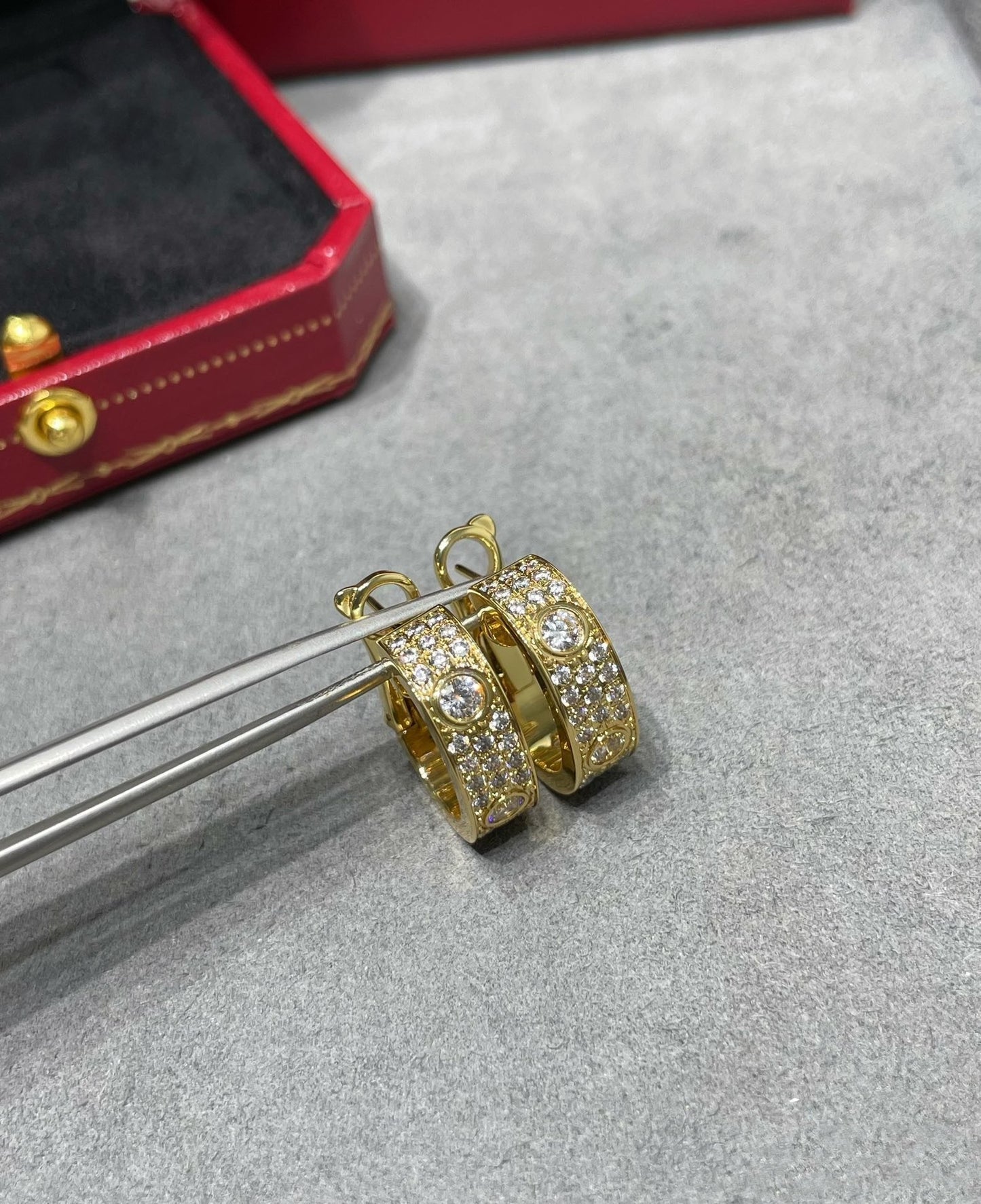 [GALE]LOVE 5.5MM DIAMOND PAVED EARRINGS