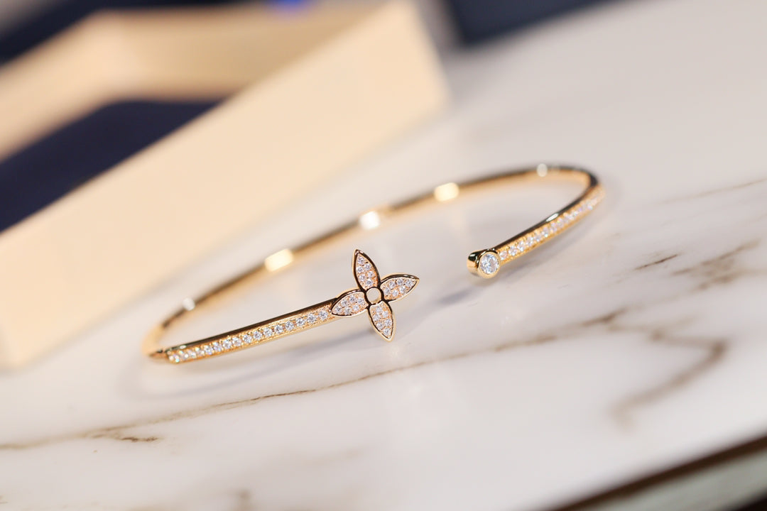 [GALE]IDYLLE GOLD OPEN BRACELET DIAMOND PAVED