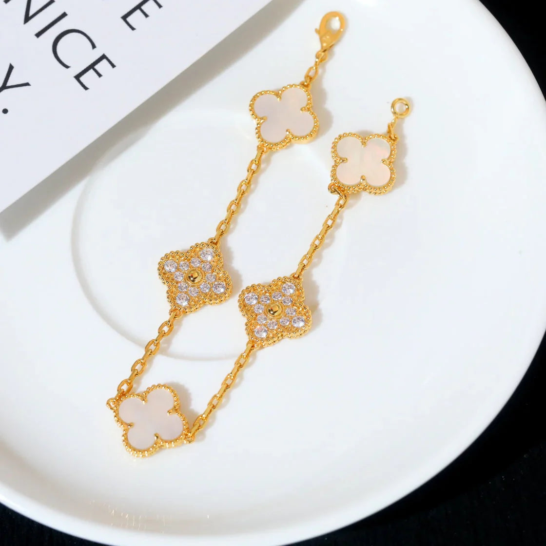 [GALE]CLOVER WHITE PEARL MOP 5 MOTIF BRACELET COLLECTION