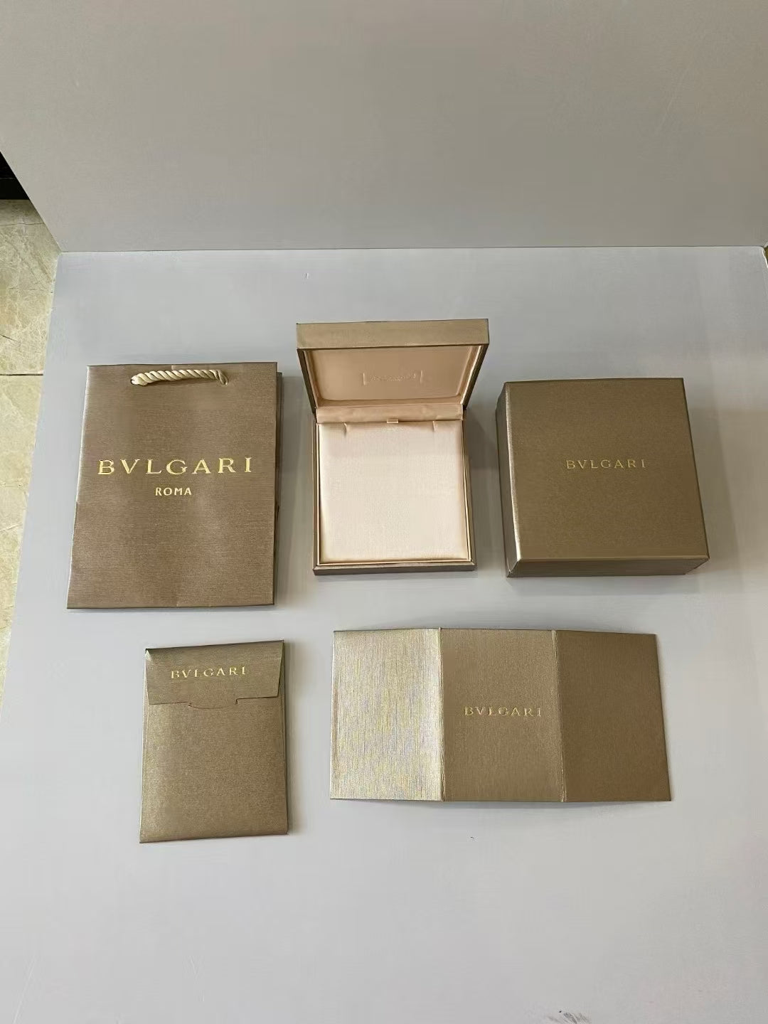 [GALE ]BV BRACELET NECKLACE RING BOX GIFT BAG