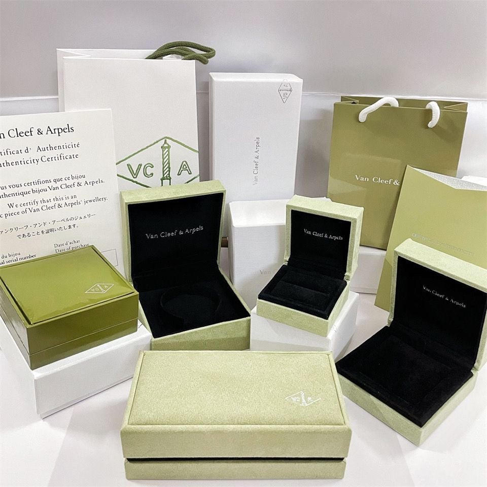 [GALE] VA CLOVER BOX GIFT BAG