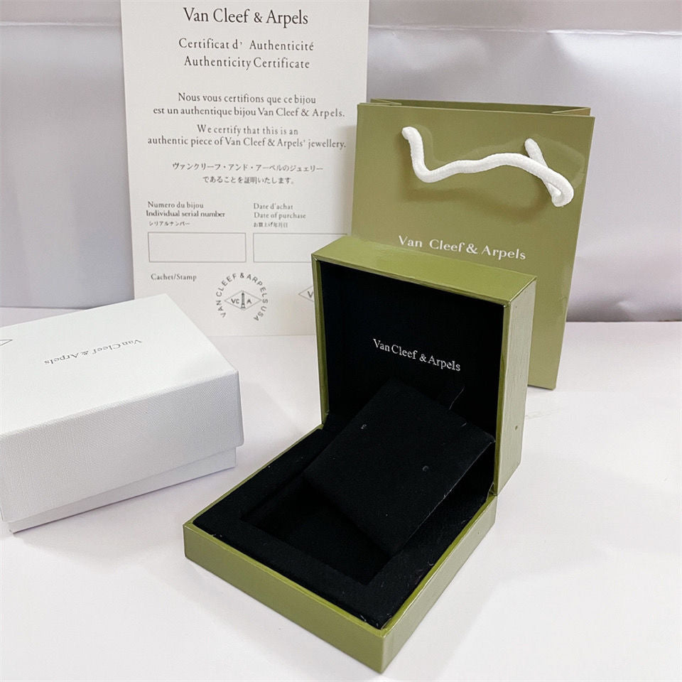 [GALE] VA CLOVER BOX GIFT BAG
