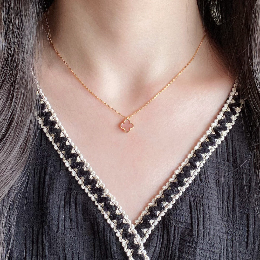 [GALE]]CLOVER 9.5MM PINK MOTHER OF PEARL SINGLE FLOWER NECKLACE