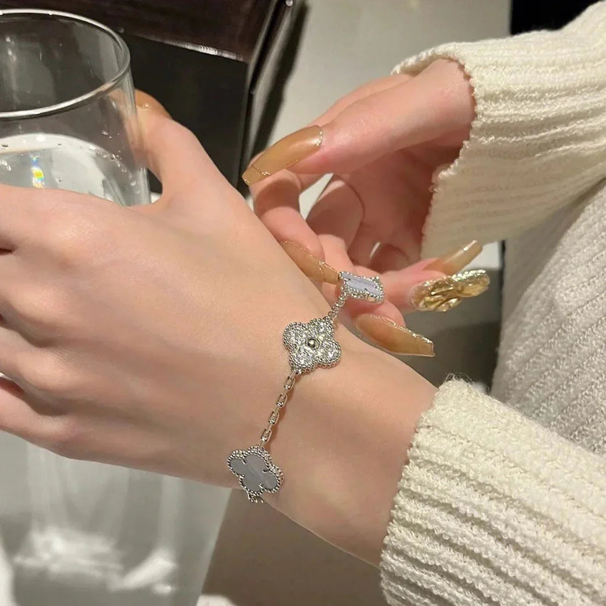 [GALE] CLOVER 5 MOTIF PURPLE CHALCEDONY BRACELET COLLECTION