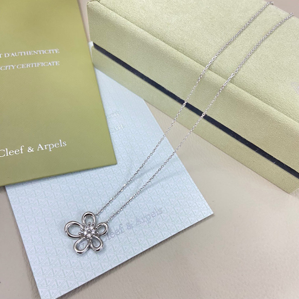 [GALE JURI]FLOWERLACE NECKLACE 5 DIAMONDS