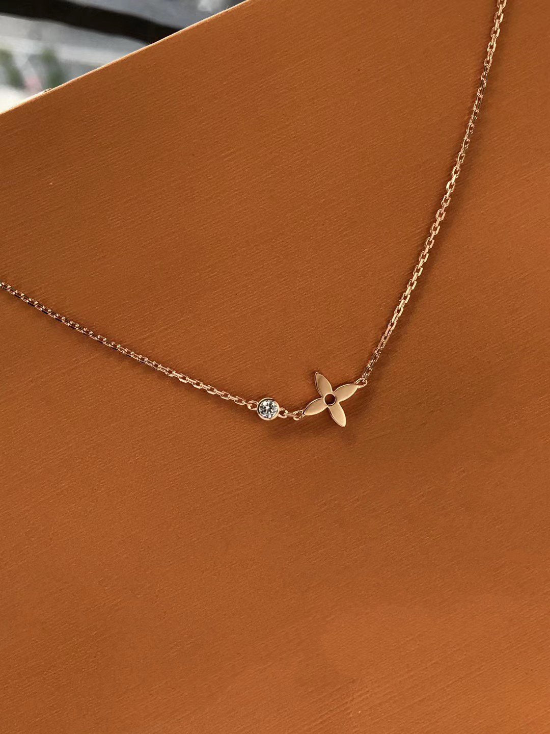 [GALE]BLOSSOM PENDANT PINK GOLD AND DIAMOND