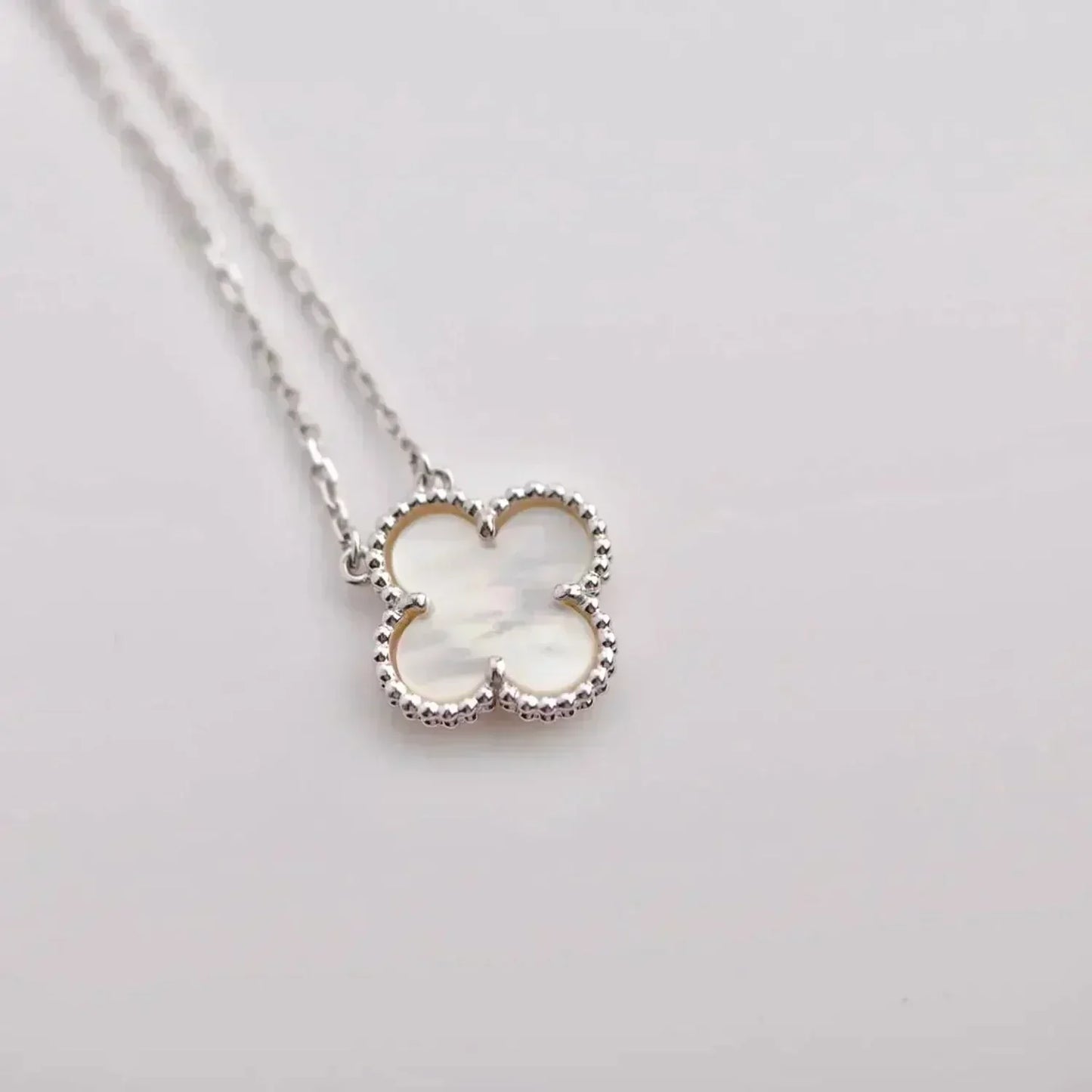 [GALE]CLOVER  15MM WHITE MOTHER-OF-PEARL SILVER