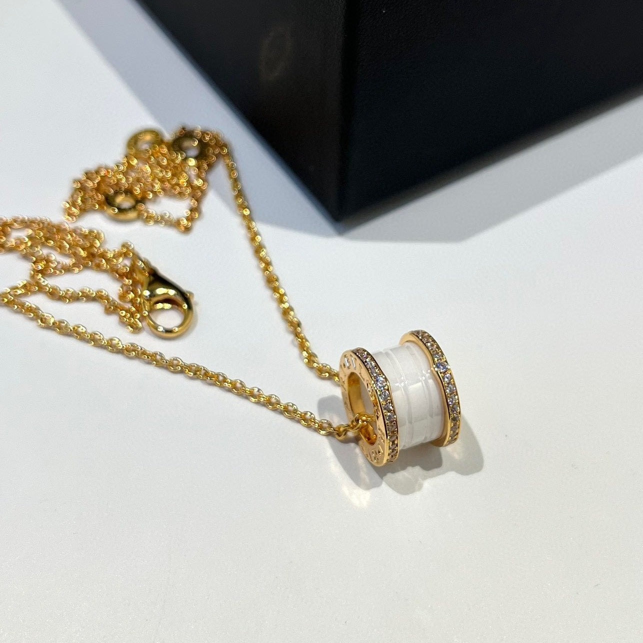 [GALE]ZERO 1 WHITE CERAMIC DIAMOND PINK GOLD NECKLACE